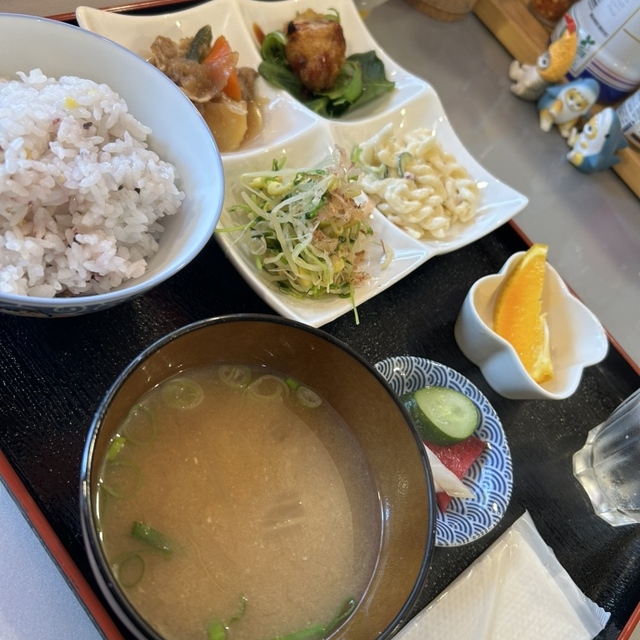ななや